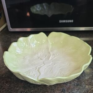 Green Leaf-Shaped Ceramic Bowl 1973